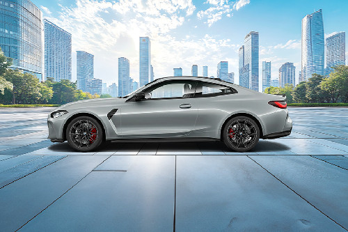 เอ็ม 4 คูเป้ Side view