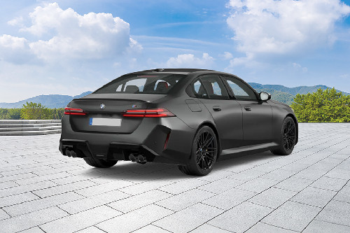 เอ็ม 5 ซีดาน Rear angle view