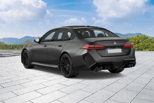 Rear Medium View of บีเอ็มดับเบิลยู เอ็ม 5 ซีดาน