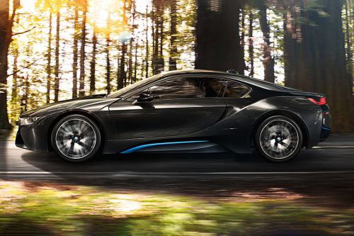 i8 Side view