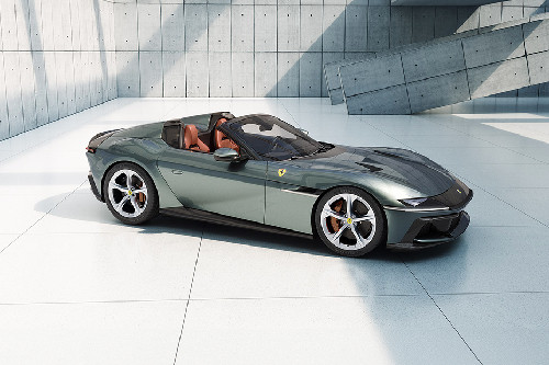 12Cilindri Spider Front angle low view