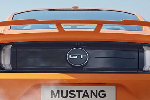 ฟอร์ด Mustang Front Angle High View