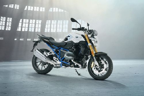 บีเอ็มดับเบิลยู จี 310 อาร์ Slant Rear View Full Image