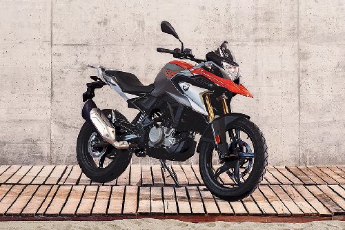 บีเอ็มดับเบิลยู จี 310 จีเอส Slant Rear View Full Image