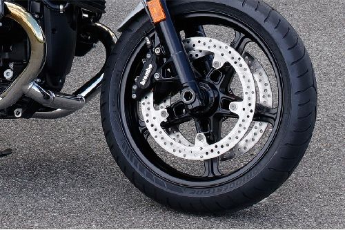 บีเอ็มดับเบิลยู อาร์ นายน์ ที เรเซอร์ Front Tyre View