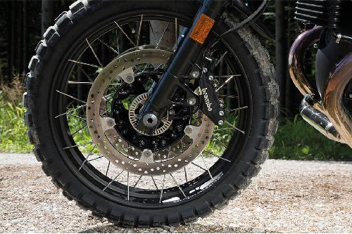 บีเอ็มดับเบิลยู อาร์ นายน์ ที เออร์บาน จี เอส Front Tyre View