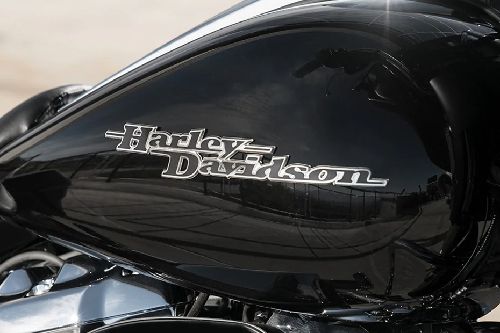 Harley–Davidson Street Glide Fuel Tank View
