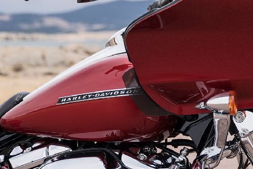 Harley–Davidson Road Glide Fuel Tank View