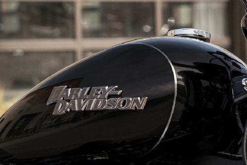 ฮาร์เลย์-เดวิดสัน สตรีท บ๊อบ Fuel Tank View