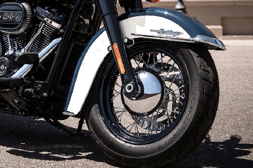 ฮาร์เลย์-เดวิดสัน เฮอริเทจ คลาสสิค Front Tyre View