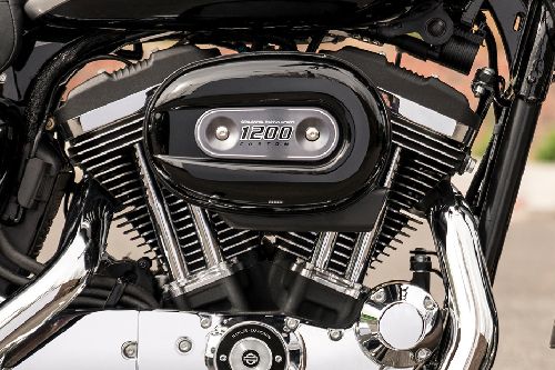 ฮาร์เลย์-เดวิดสัน 1200 คัสตอม Engine View