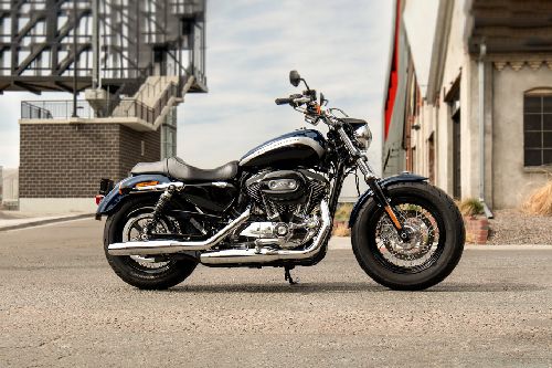 Harley–Davidson 1200 Custom Standard 2024 Thailand