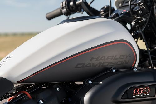 Harley–Davidson FXDR 114 Fuel Tank View