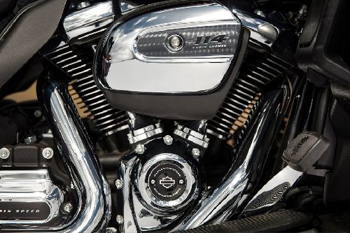 ฮาร์เลย์-เดวิดสัน โร้ด ไกลด์ อัลตร้า Engine View