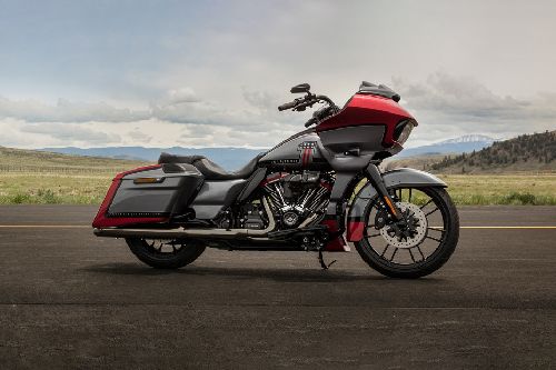 Harley–Davidson CVO ROAD GLIDE Right Side Viewfull Image