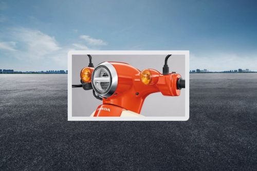 Honda Super Cub 2019 Head Light View