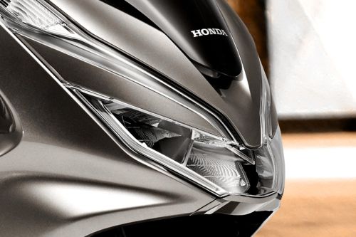 ฮอนด้า พีซีเอ๊กซ์ 150 2018 Head Light View