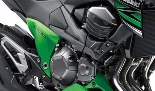 Kawasaki Z800 Engine View