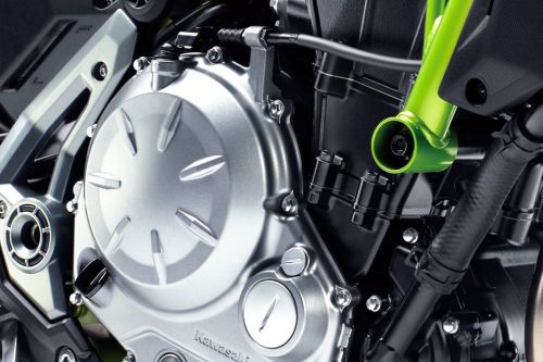 คาวาซากิ ซี 650 Engine View