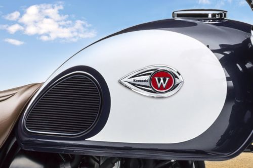 Kawasaki W250 Fuel Tank View