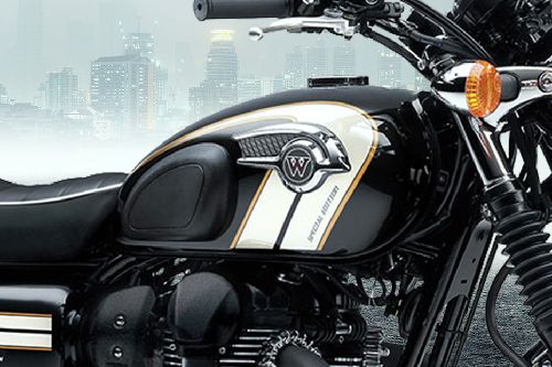 Kawasaki W800 Fuel Tank View