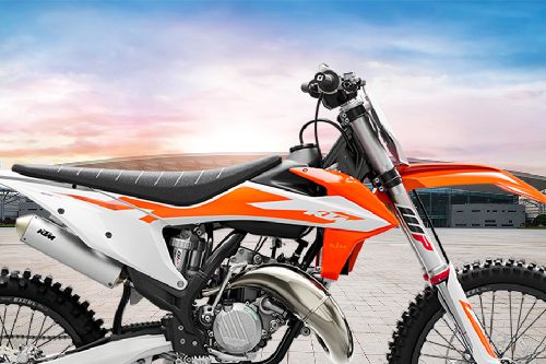 เคทีเอ็ม 125 เอสเอ๊กซ์ Fuel Tank View