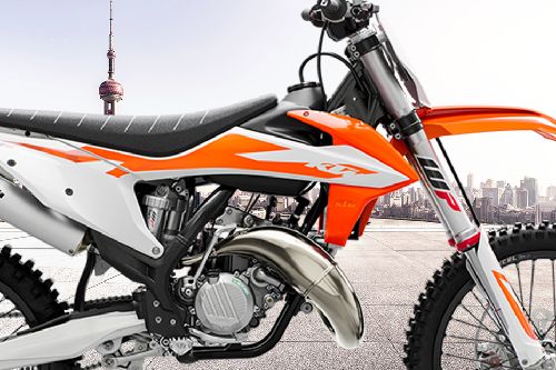 เคทีเอ็ม 150 เอสเอ๊กซ์ Fuel Tank View