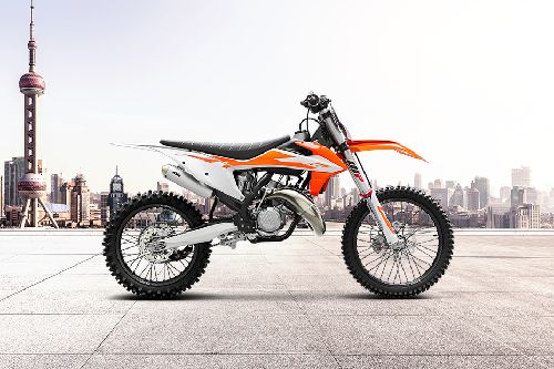 เคทีเอ็ม 150 เอสเอ๊กซ์ Right Side Viewfull Image