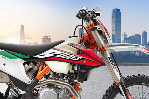 KTM 500 EXC Six Days Fuel Tank View