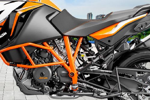 KTM 1290 Super Adventure R Engine View