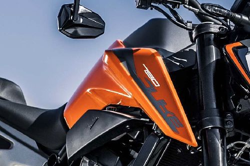 KTM 790 Duke Fuel Tank View