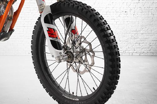เคทีเอ็ม ฟรีไรด์ 250 เอฟ Front Tyre View