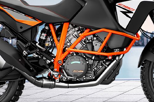 เคทีเอ็ม 1090 แอดแวนเจอร์ อาร์ Engine View