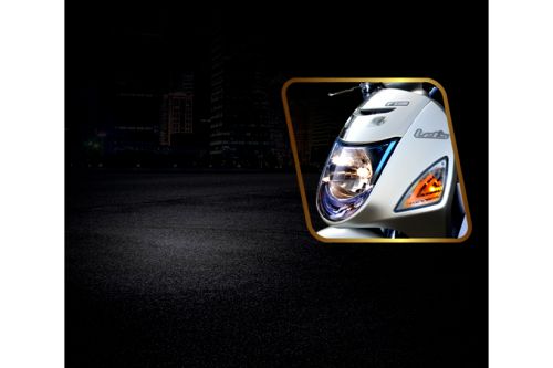 Suzuki Let's Premium Head Light View