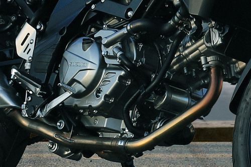 ซูซูกิ วี สตรอม 650 Engine View