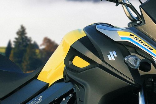 ซูซูกิ วี สตรอม 650 Fuel Tank View