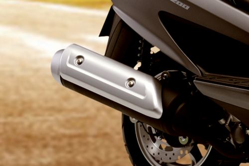 Suzuki Burgman 200 Exhaust View