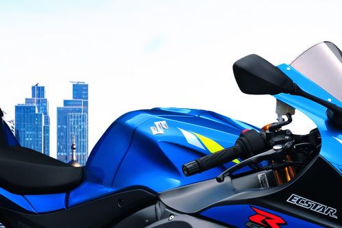 ซูซูกิ จีเอสเอ๊กซ์ อาร์ 100 อาร์ Fuel Tank View