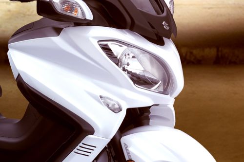 Suzuki Burgman 650 Head Light View