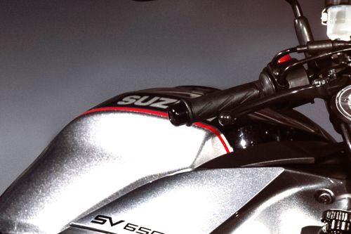 ซูซูกิ เอสวี 650 เอ๊กซ์ Fuel Tank View
