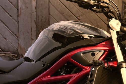 Suzuki SV650A Fuel Tank View