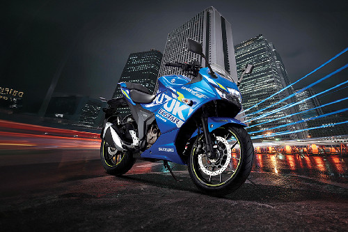 Suzuki Gixxer SF Slant Rear View Full Image