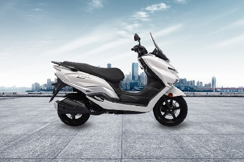 Suzuki Burgman Street Right Side Viewfull Image