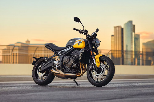 ไทรอัมพ์ Trident 660 Slant Rear View Full Image