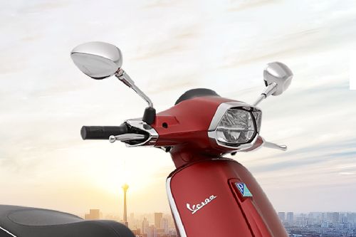 Vespa Sprint 150 I-GET Head Light View