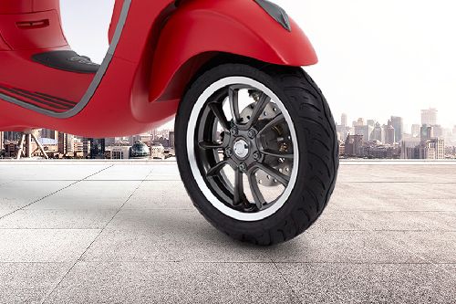 เวสป้า ไพรมาเวร่า เอส 150 ไอเก็ต Front Tyre View