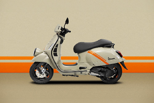 เวสป้า GTV Left Side View Full Image