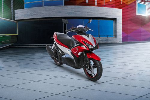 ยามาฮ่า แอร็อกซ์ 155 ซีโอซี Slant Rear View Full Image