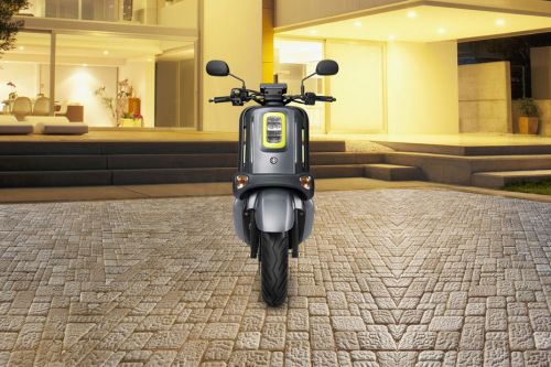 Yamaha Qbix 2018 Front View Full Image