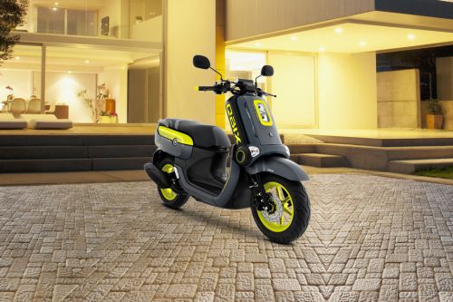 Yamaha Qbix 2018 Slant Rear View Full Image